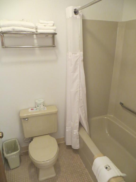 The Nordic Lodge Sister Bay Room photo